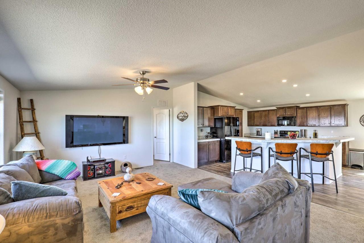 Desert Escape Off I-10 With Over 1 Enclosed Acre! Mescal Exterior photo