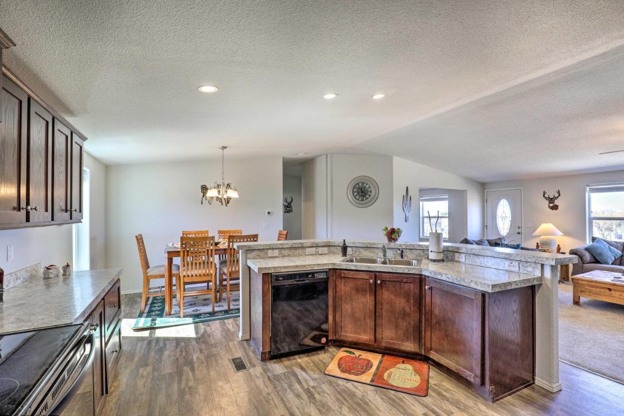 Desert Escape Off I-10 With Over 1 Enclosed Acre! Mescal Exterior photo