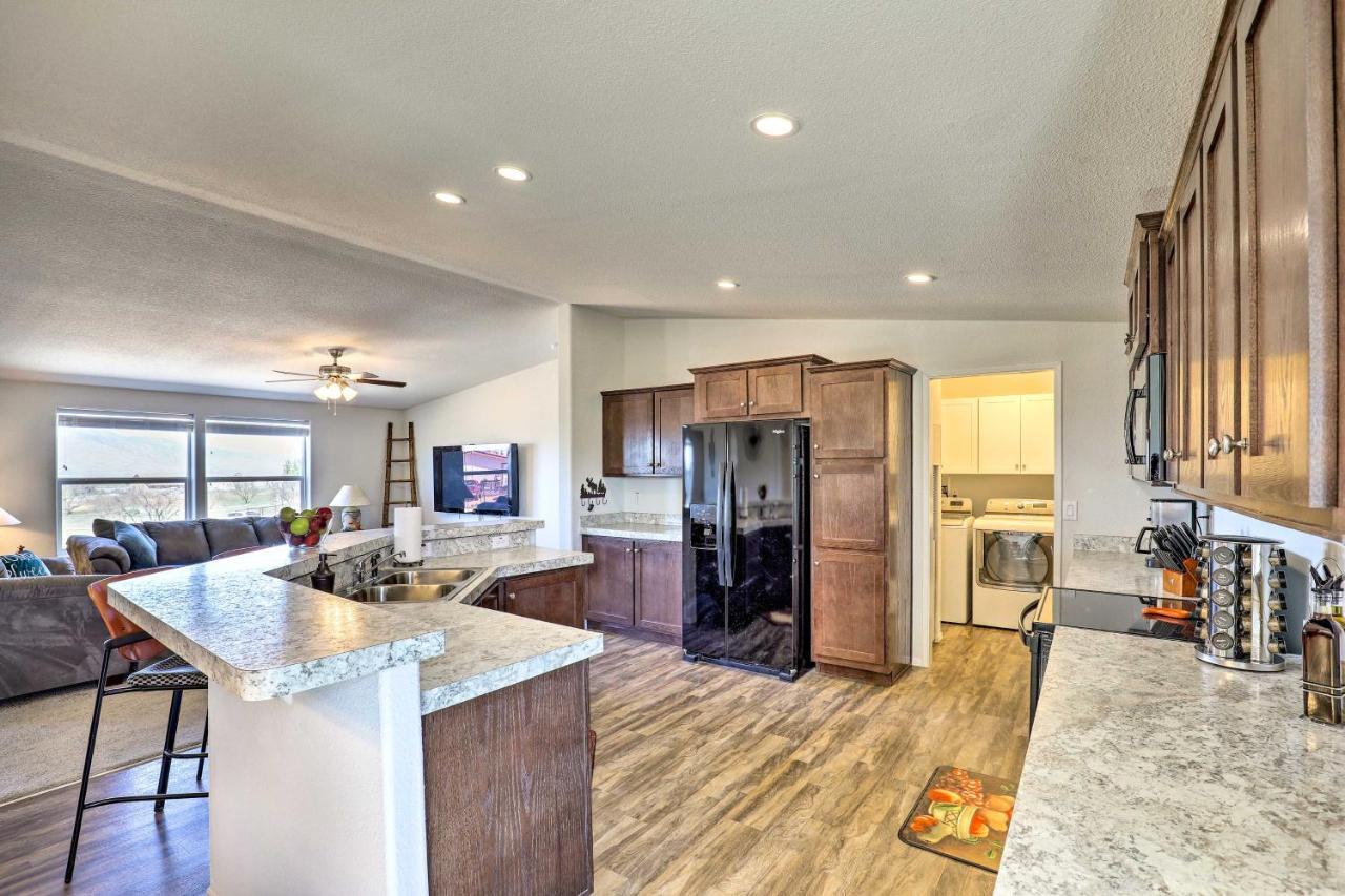 Desert Escape Off I-10 With Over 1 Enclosed Acre! Mescal Exterior photo